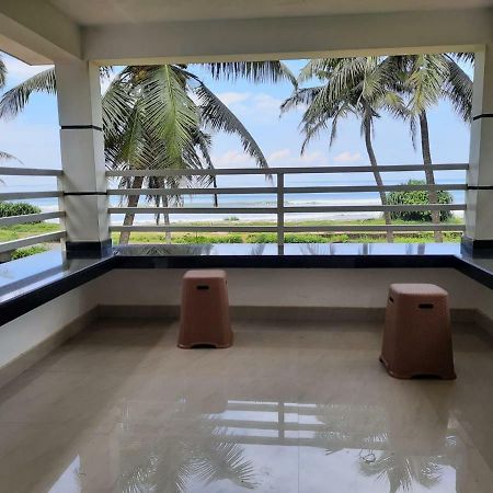Corniche Beach Resort Mulappilangād エクステリア 写真