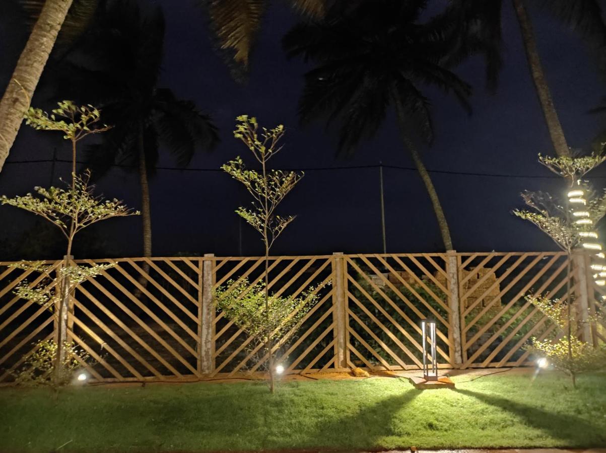 Corniche Beach Resort Mulappilangād エクステリア 写真