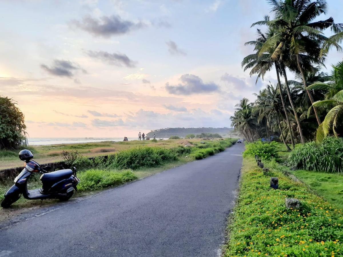 Corniche Beach Resort Mulappilangād エクステリア 写真
