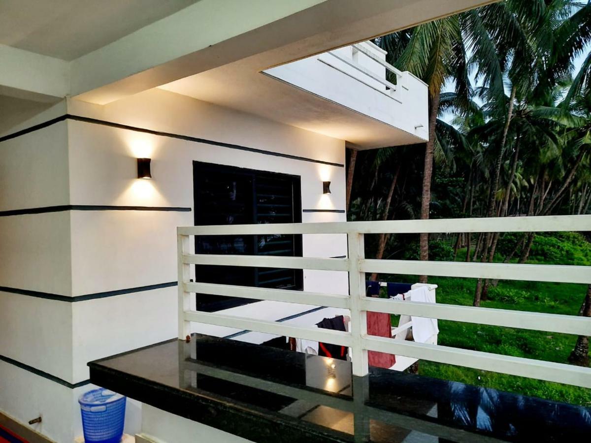 Corniche Beach Resort Mulappilangād エクステリア 写真