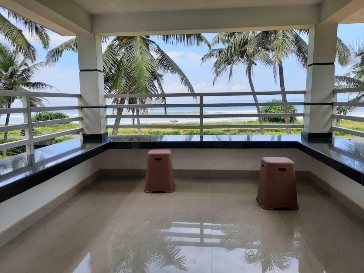 Corniche Beach Resort Mulappilangād エクステリア 写真