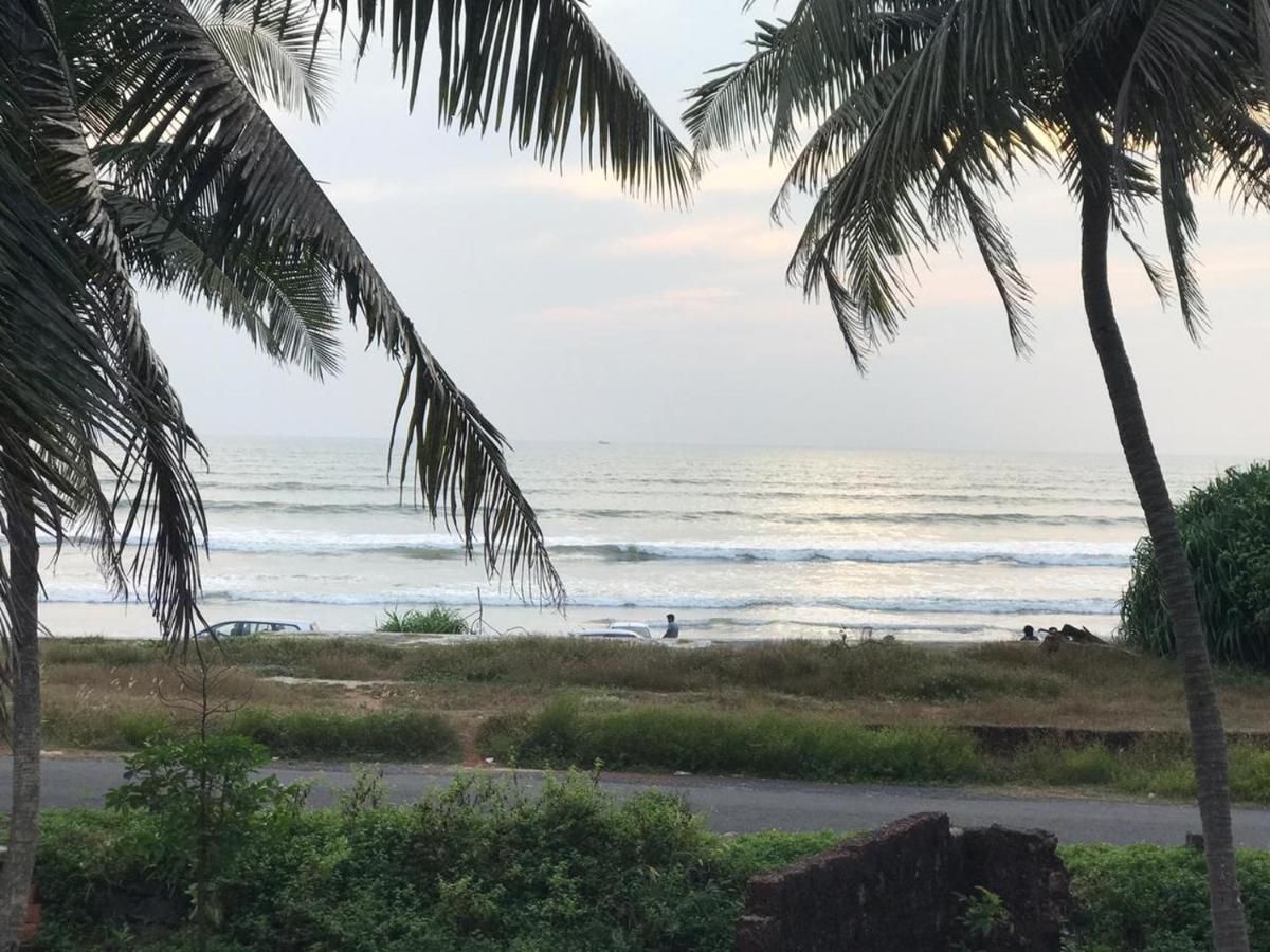 Corniche Beach Resort Mulappilangād エクステリア 写真